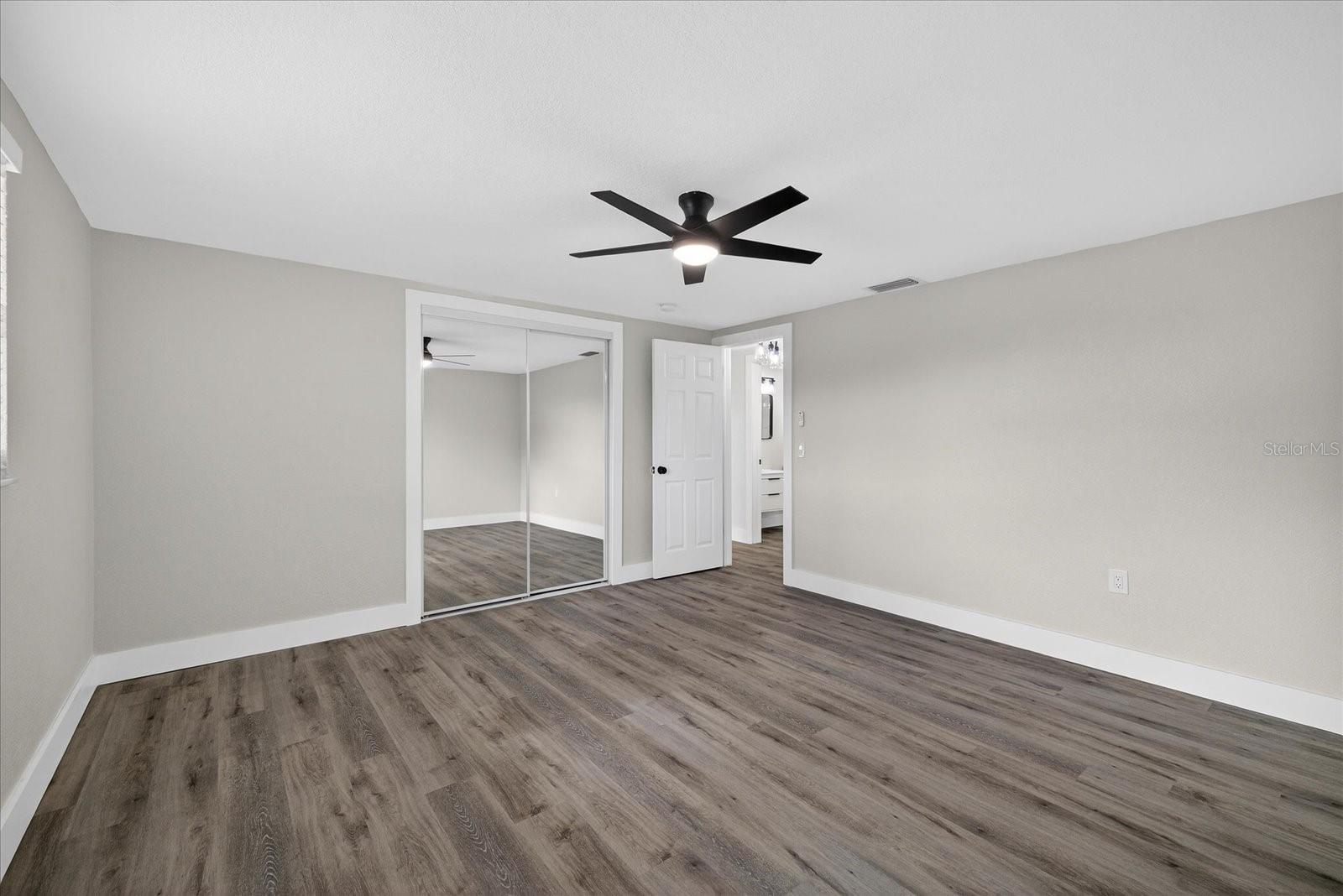 Image 26 of 52 For 5041 Moog Road