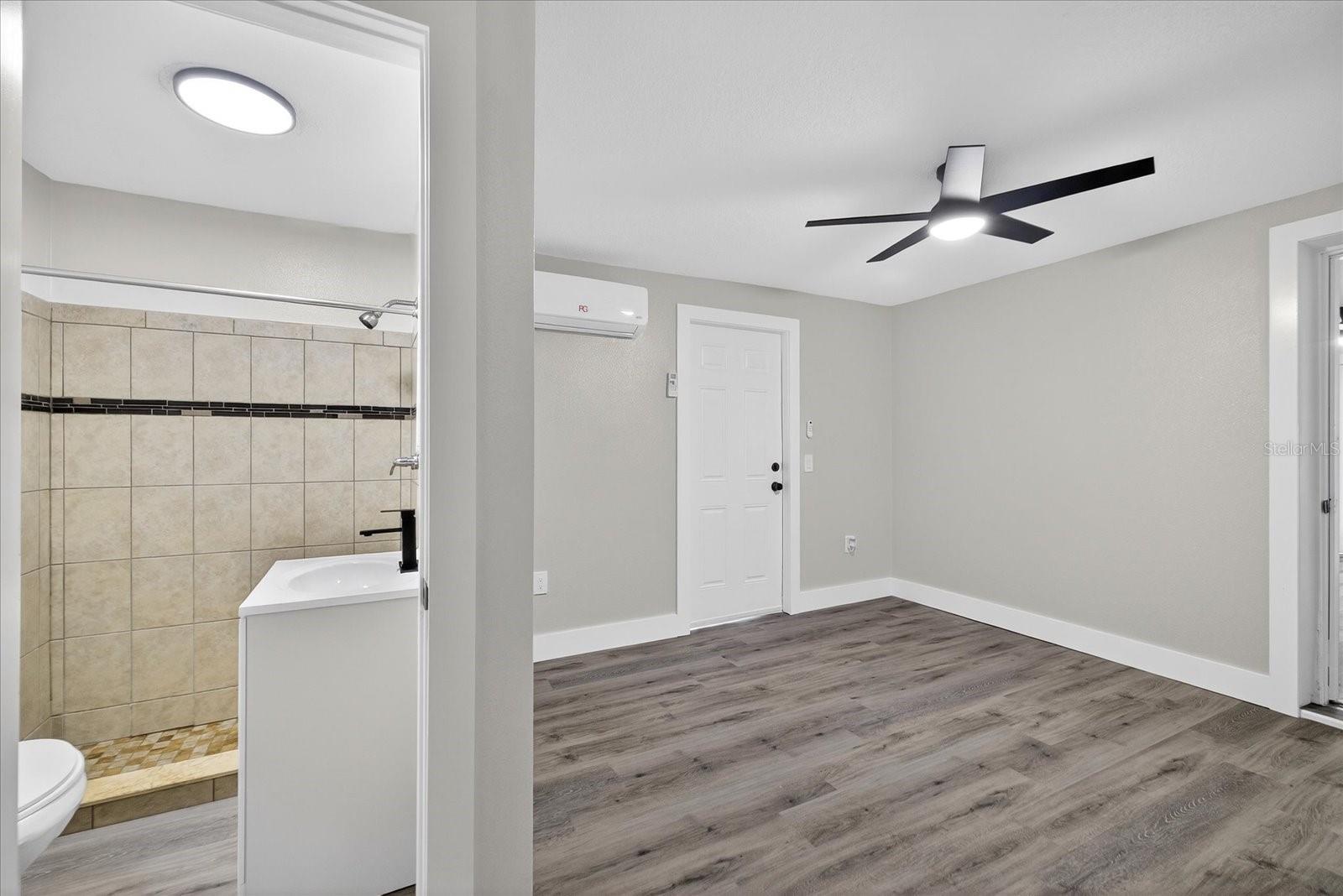 Image 33 of 52 For 5041 Moog Road