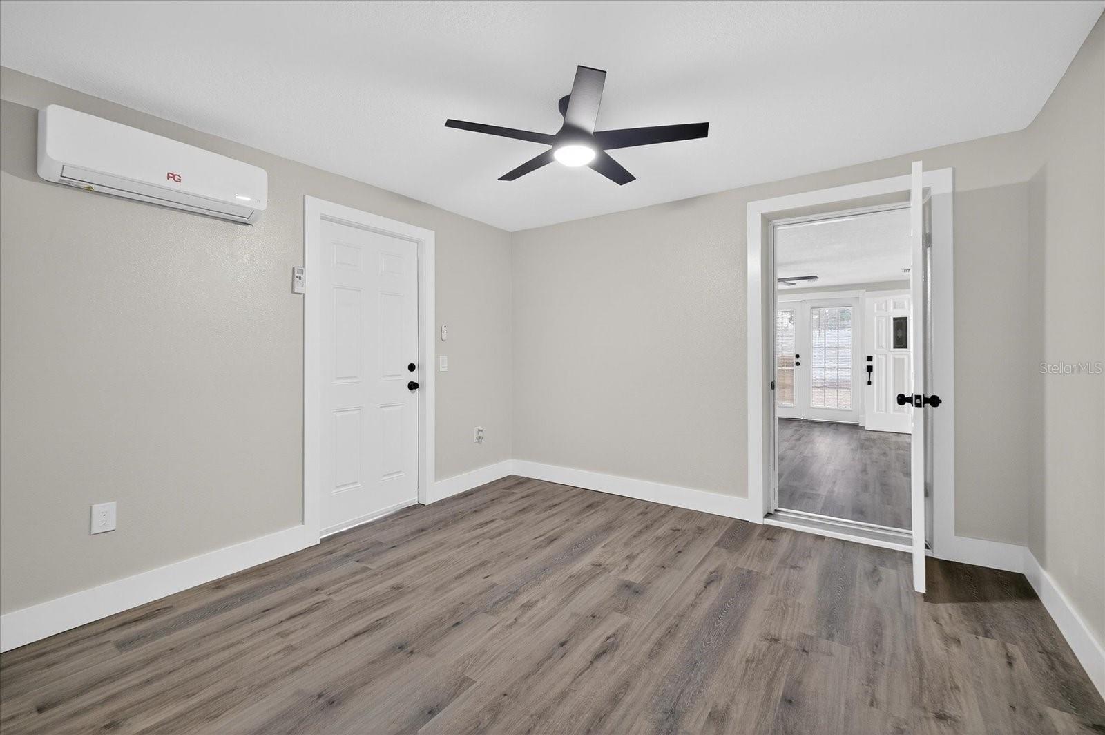 Image 35 of 52 For 5041 Moog Road