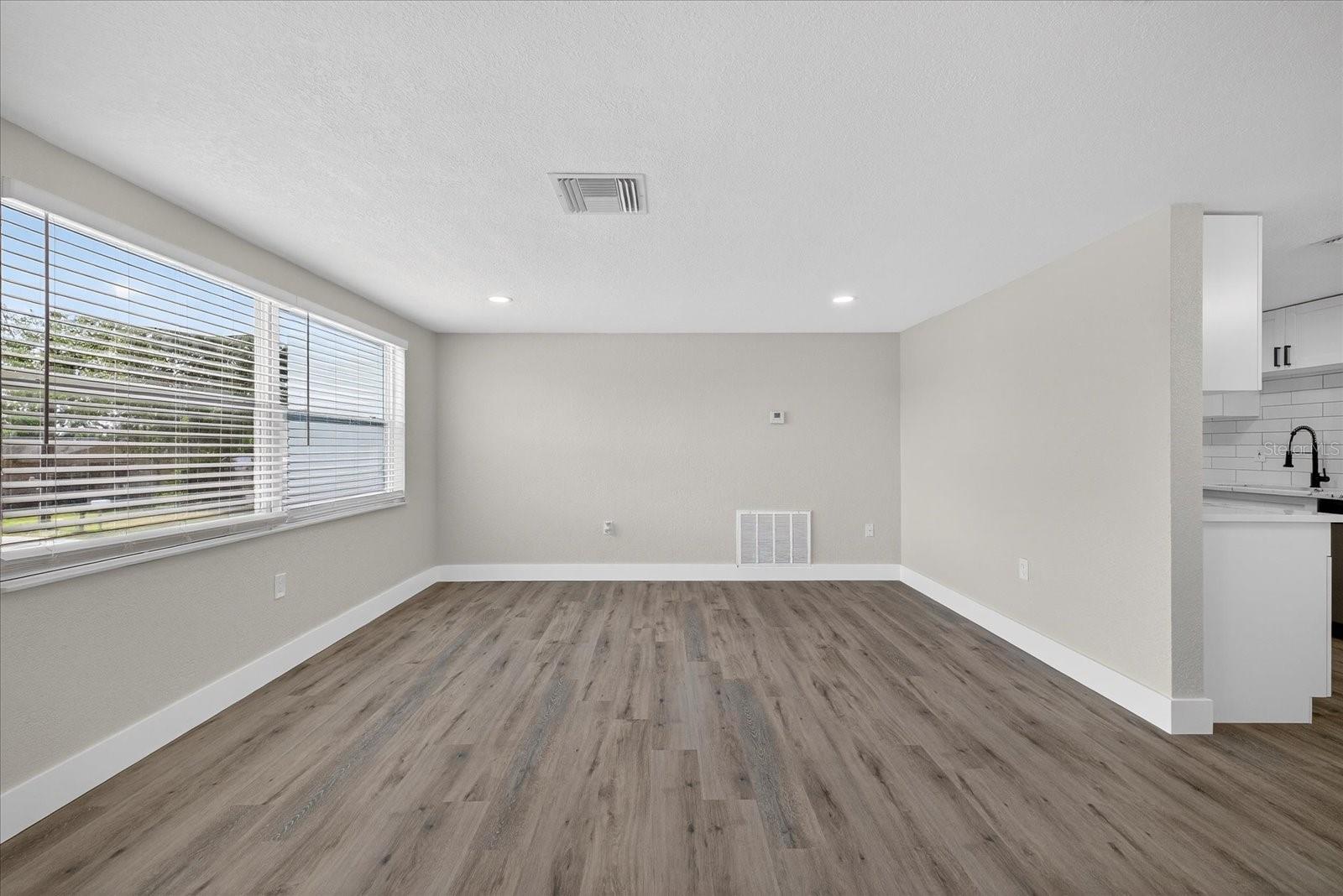 Image 8 of 52 For 5041 Moog Road