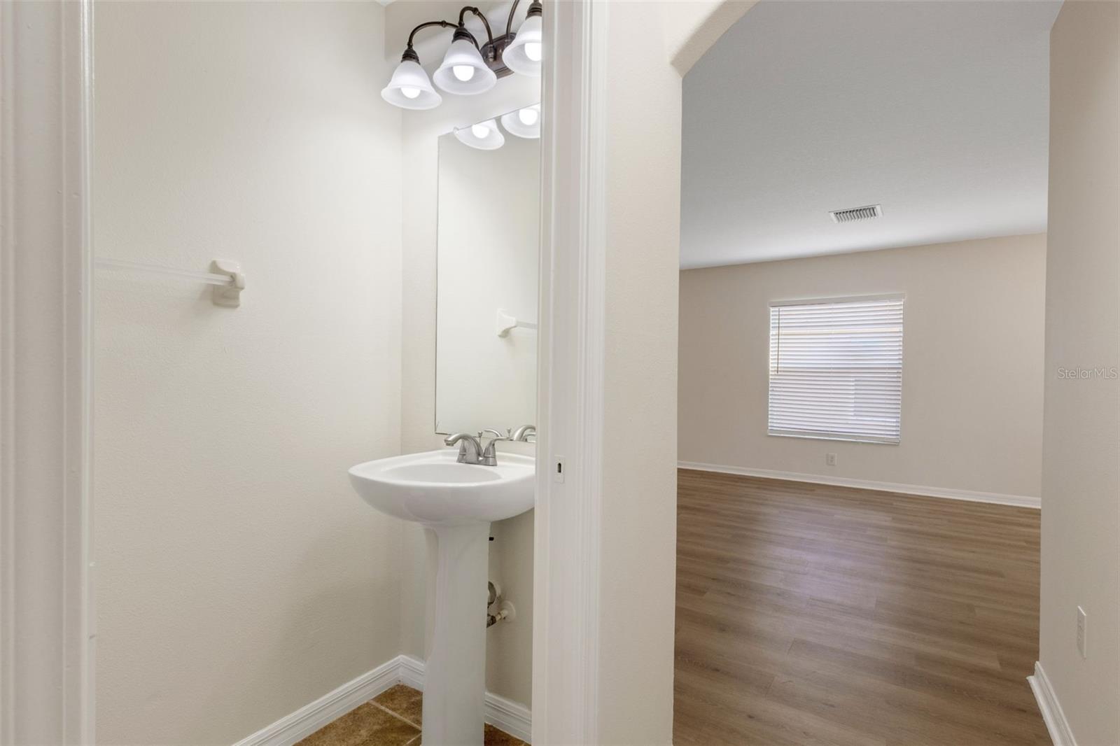 Image 10 of 50 For 25837 Crippen Drive