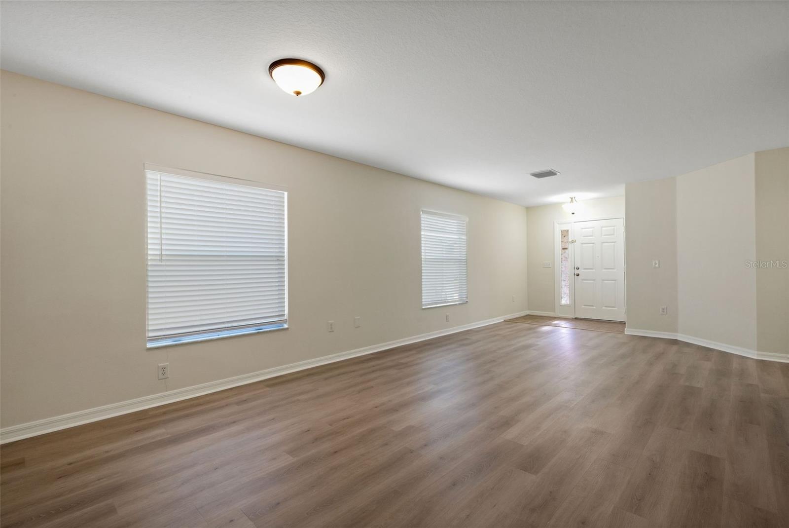 Image 5 of 50 For 25837 Crippen Drive