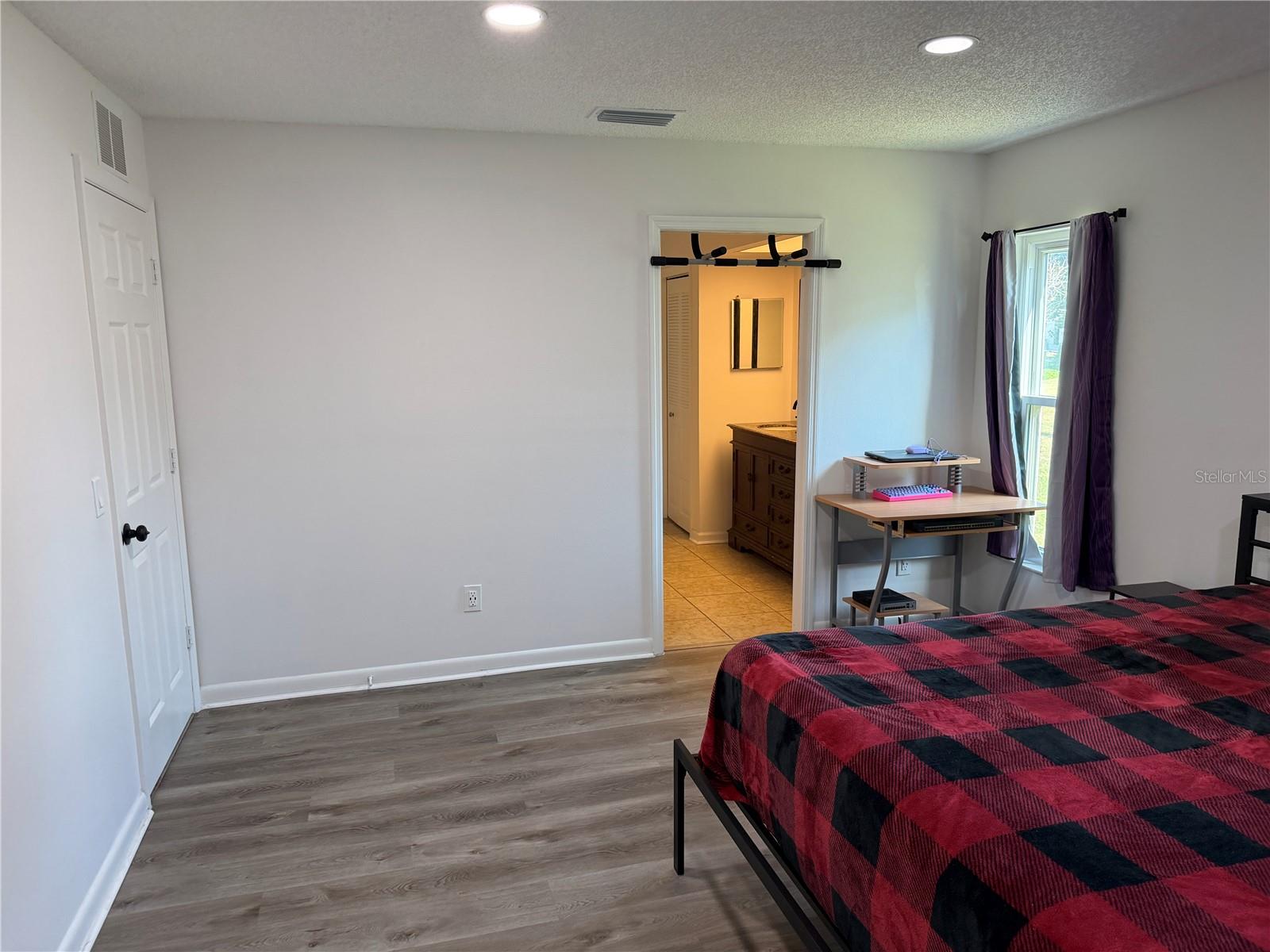 Image 11 of 28 For 17512 Brandywine Drive