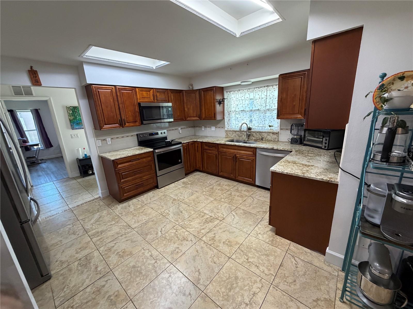 Image 8 of 28 For 17512 Brandywine Drive