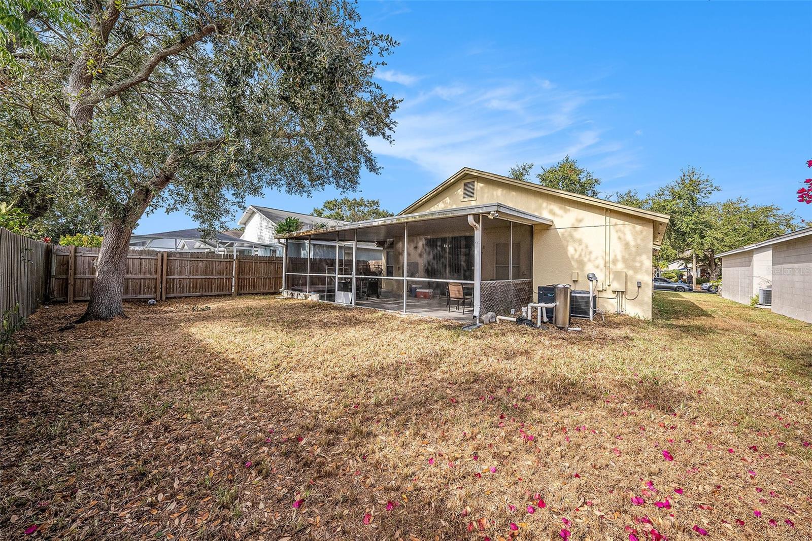 Listing photo id 19 for 1653 Portsmouth Lake Drive