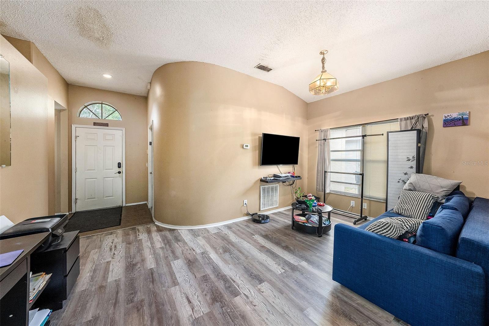 Listing photo id 3 for 1653 Portsmouth Lake Drive