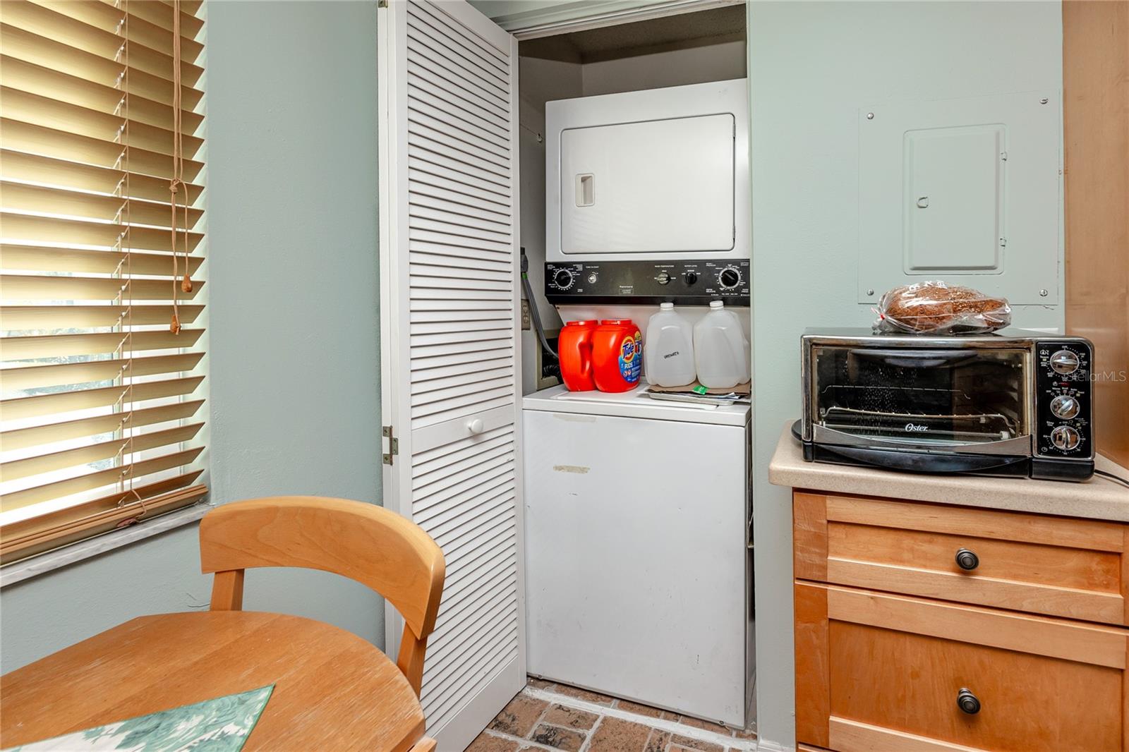 Image 14 of 43 For 2737 Enterprise Road E 112