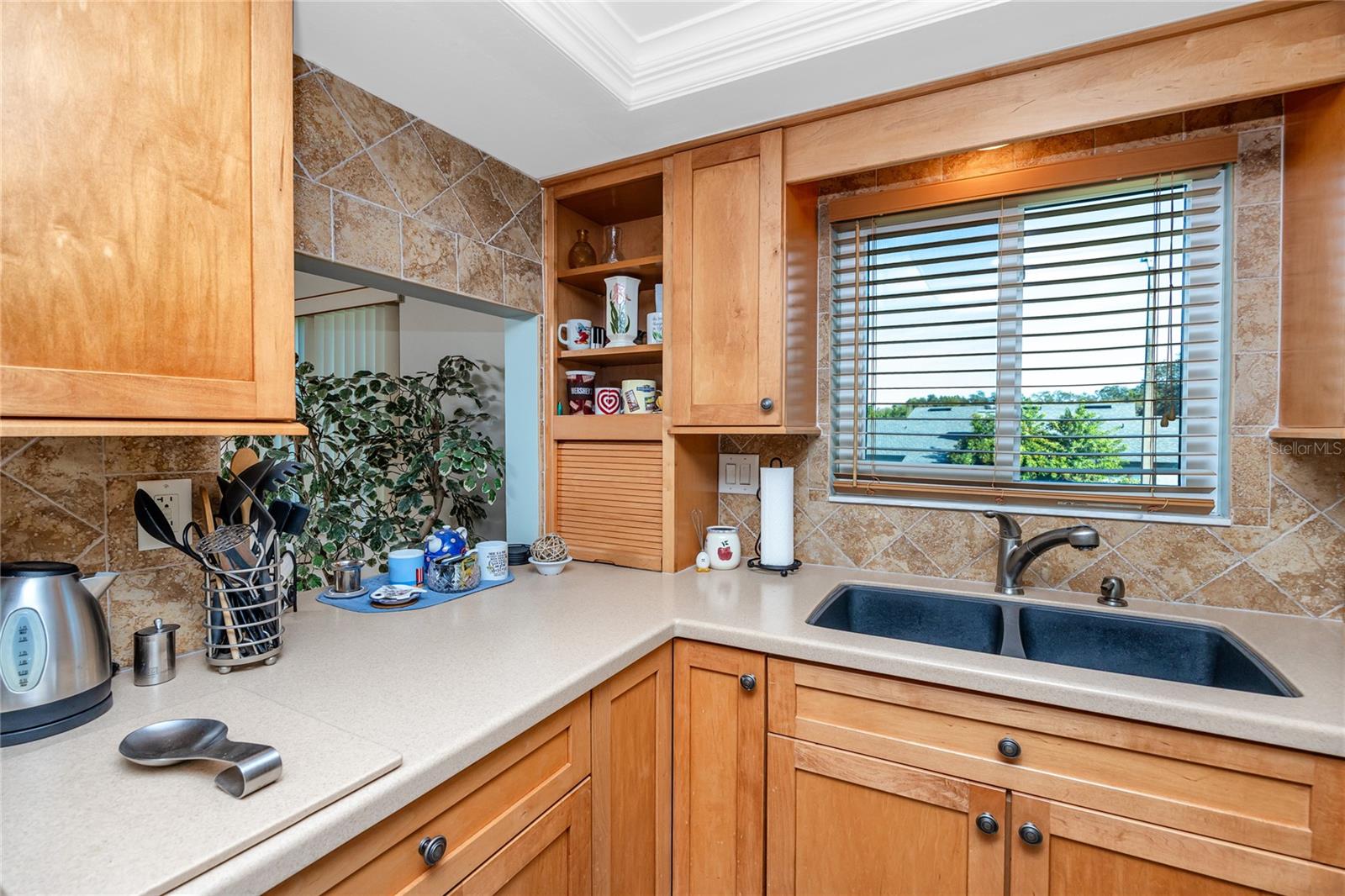 Image 16 of 43 For 2737 Enterprise Road E 112