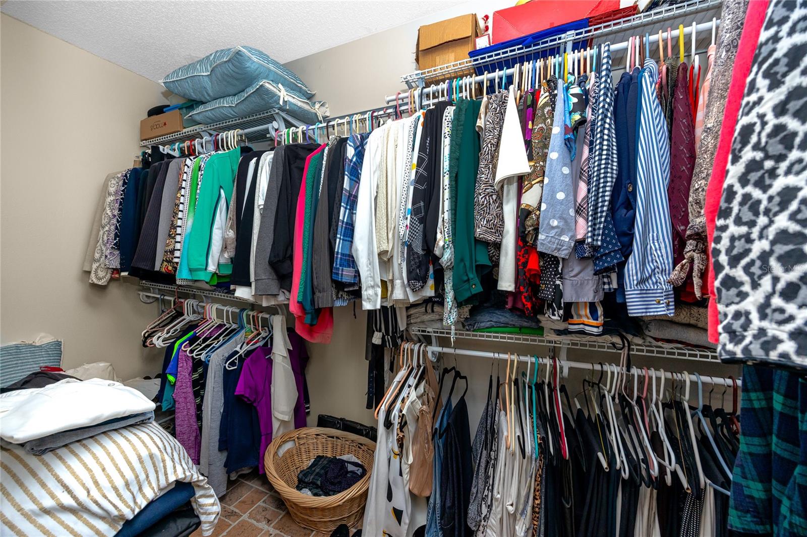 Image 27 of 43 For 2737 Enterprise Road E 112