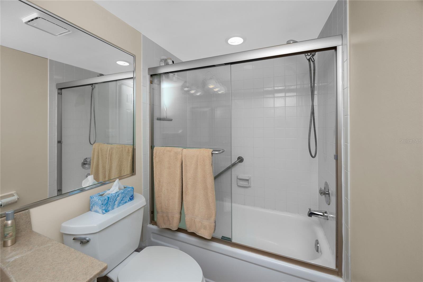 Image 31 of 43 For 2737 Enterprise Road E 112