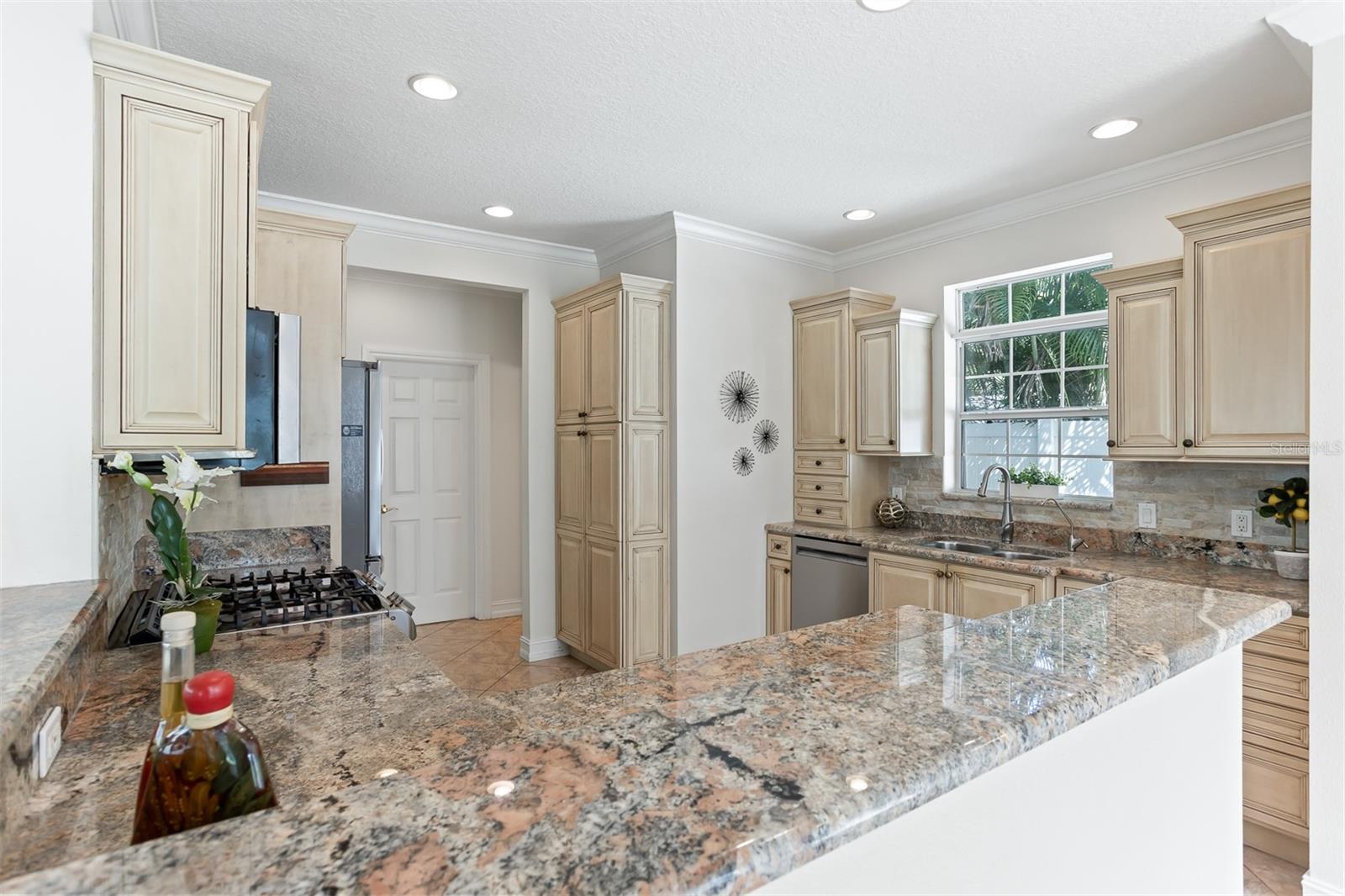 Image 21 of 92 For 321 Barbara Circle