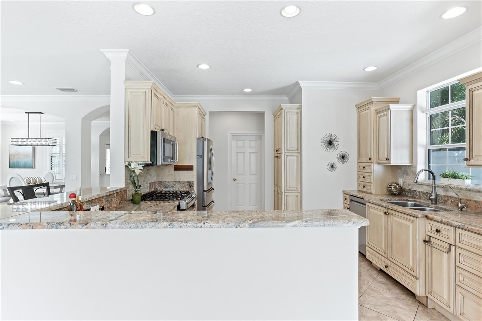 Image 22 of 92 For 321 Barbara Circle