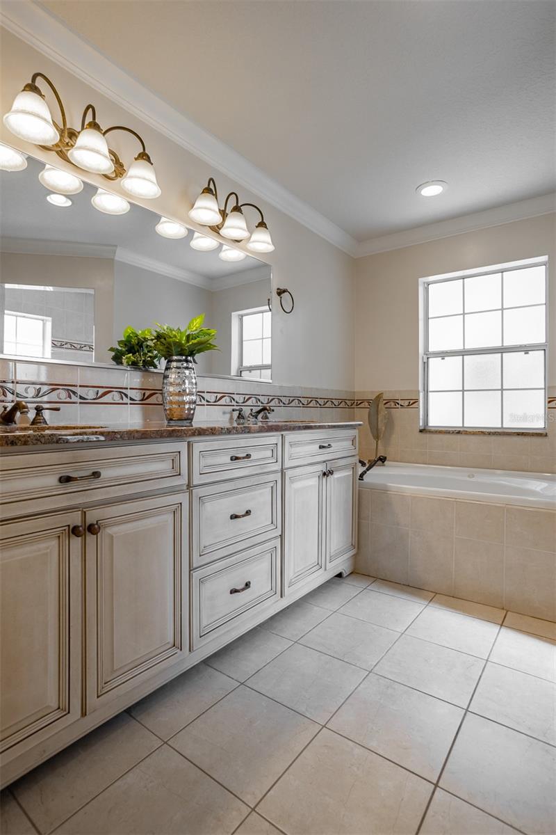 Image 32 of 92 For 321 Barbara Circle