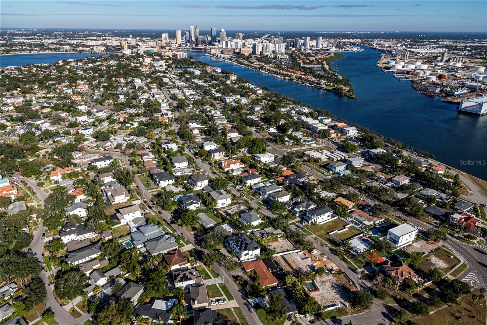 Listing photo id 10 for 622 Danube Avenue