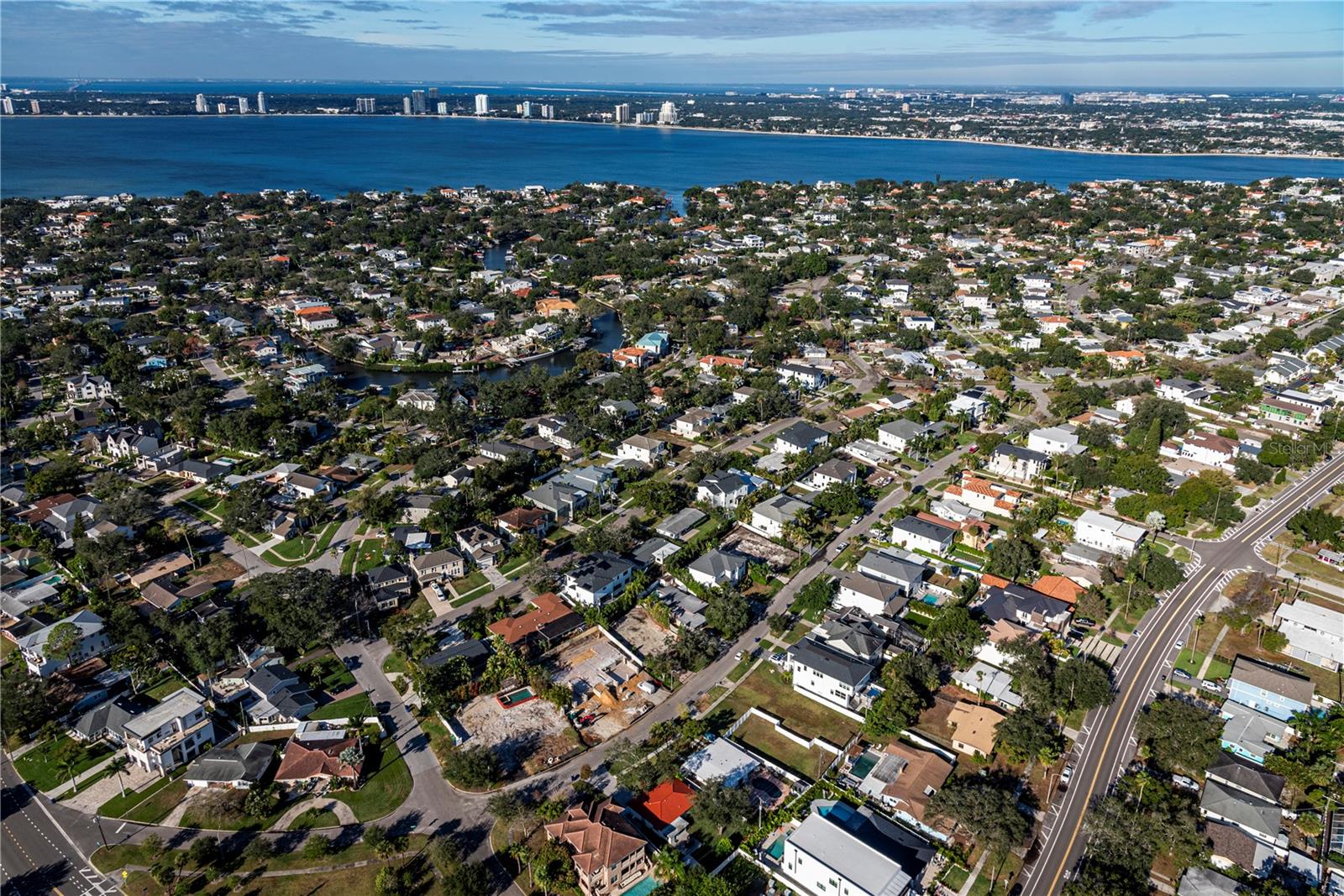 Listing photo id 12 for 622 Danube Avenue