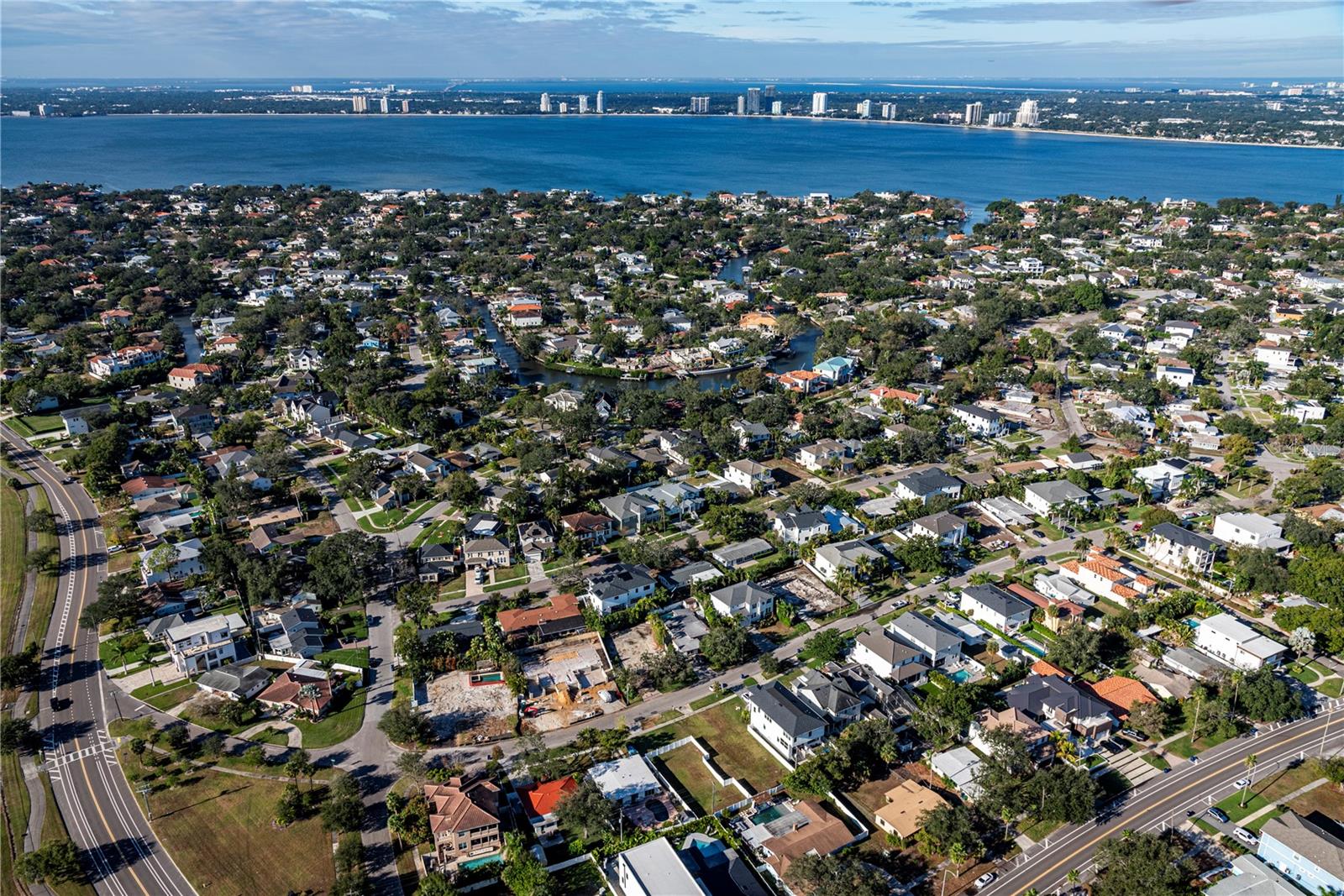 Listing photo id 13 for 622 Danube Avenue