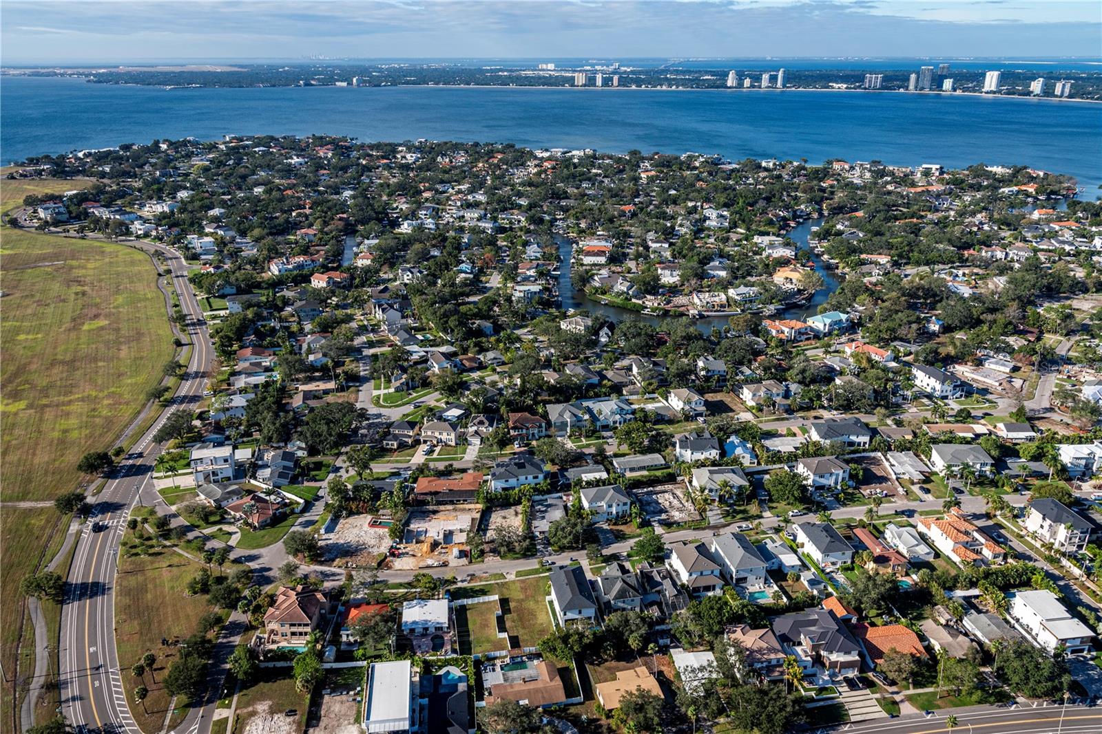 Listing photo id 14 for 622 Danube Avenue