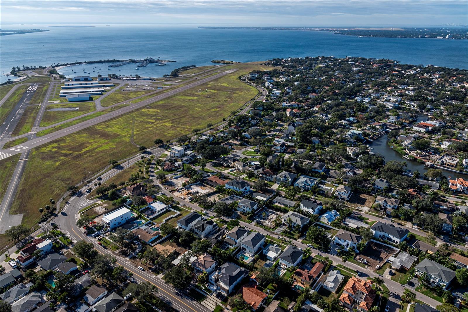 Listing photo id 15 for 622 Danube Avenue