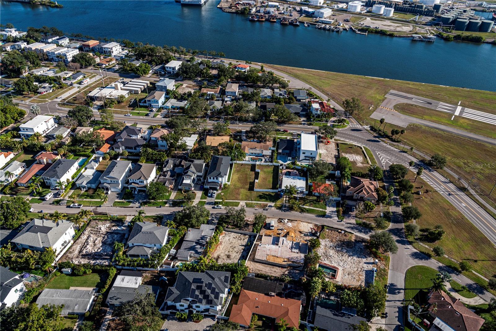 Listing photo id 5 for 622 Danube Avenue