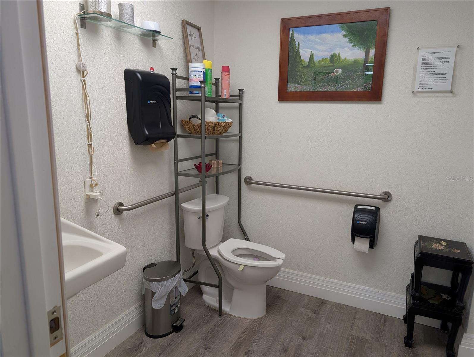 Image 11 of 11 For 7015 Manhattan Avenue