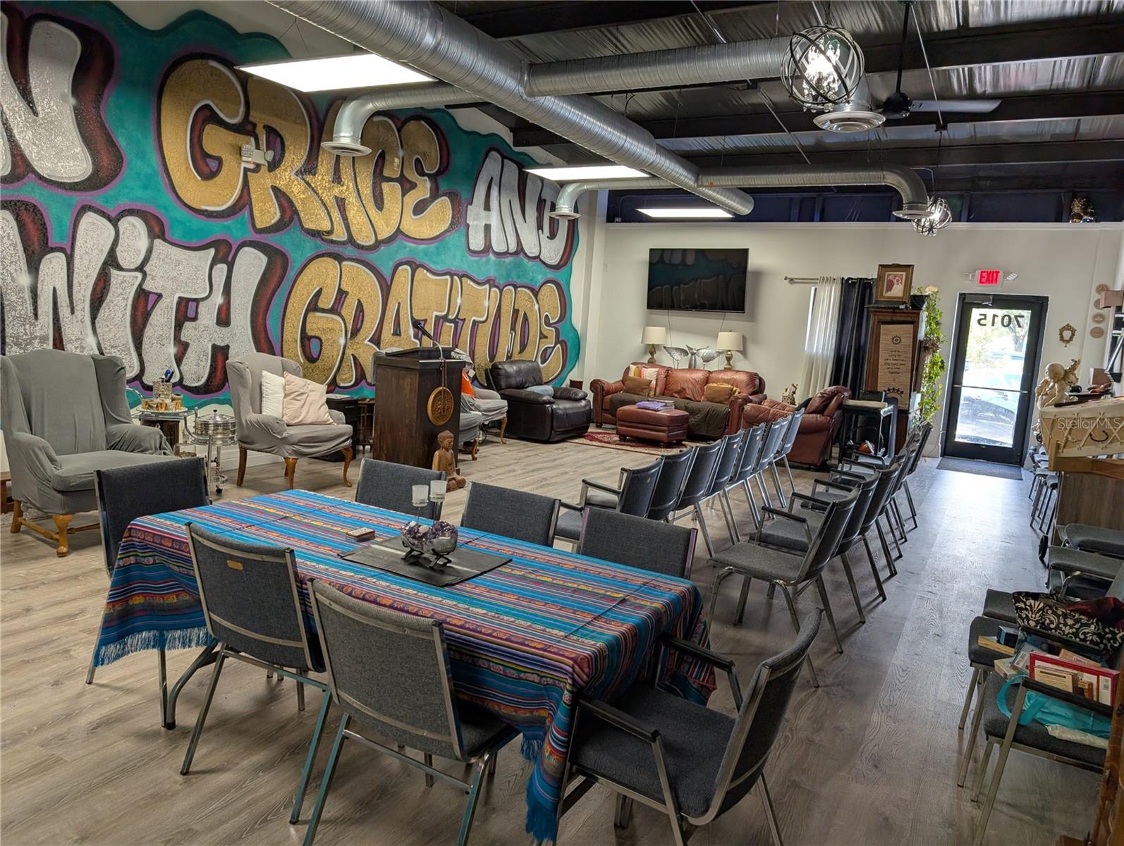 Image 4 of 11 For 7015 Manhattan Avenue