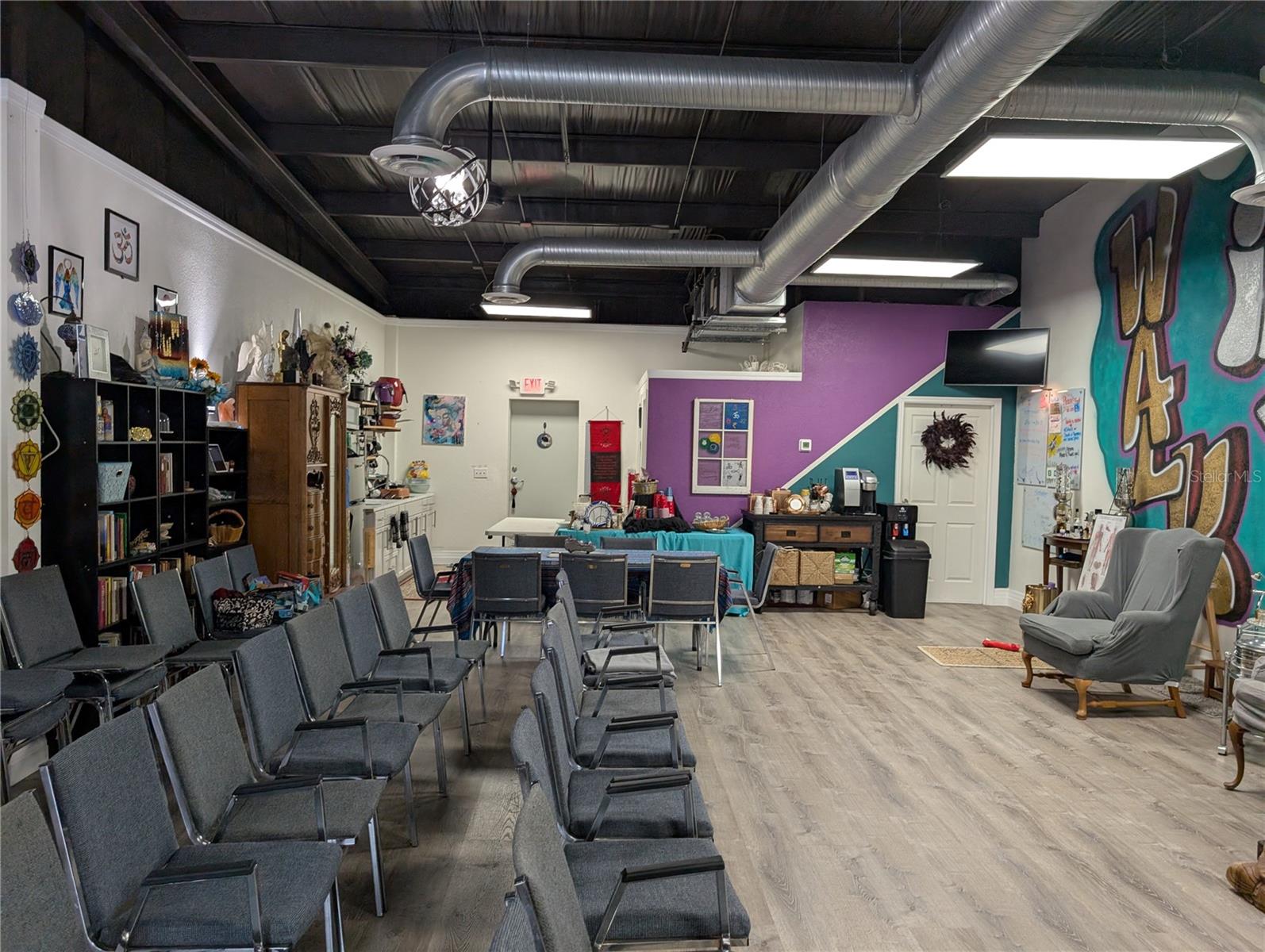 Image 5 of 11 For 7015 Manhattan Avenue