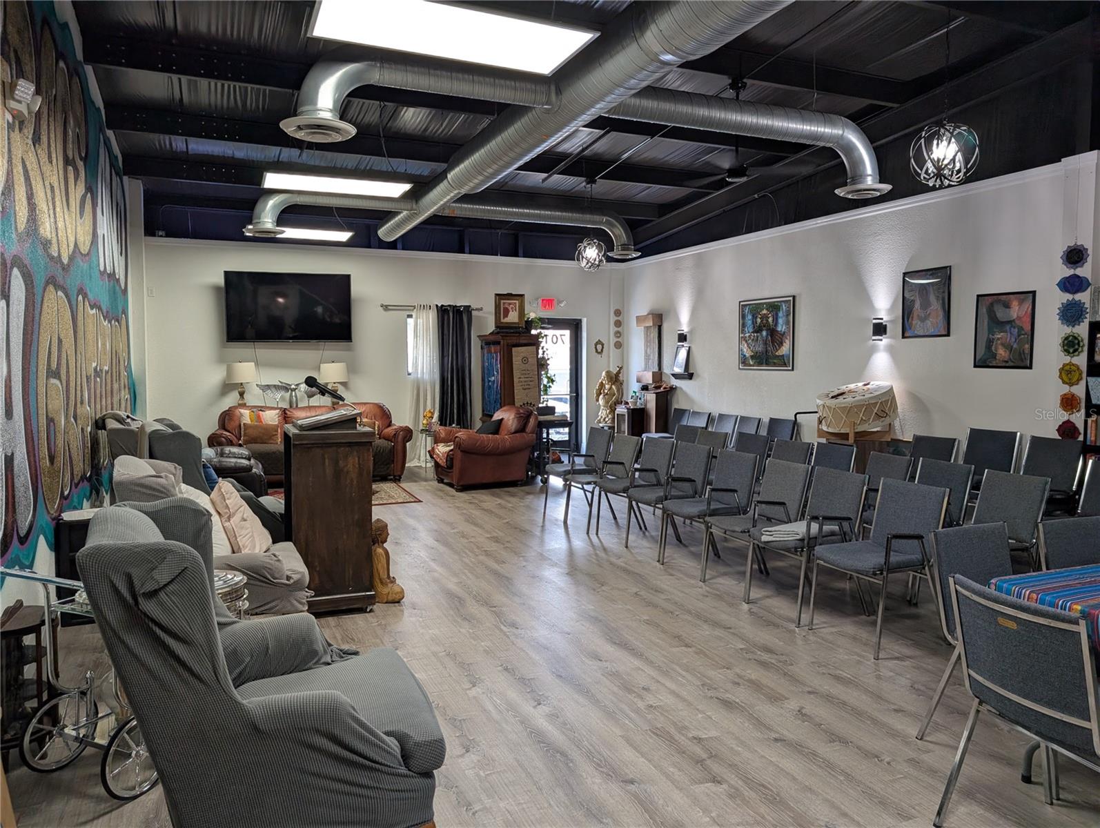 Image 6 of 11 For 7015 Manhattan Avenue