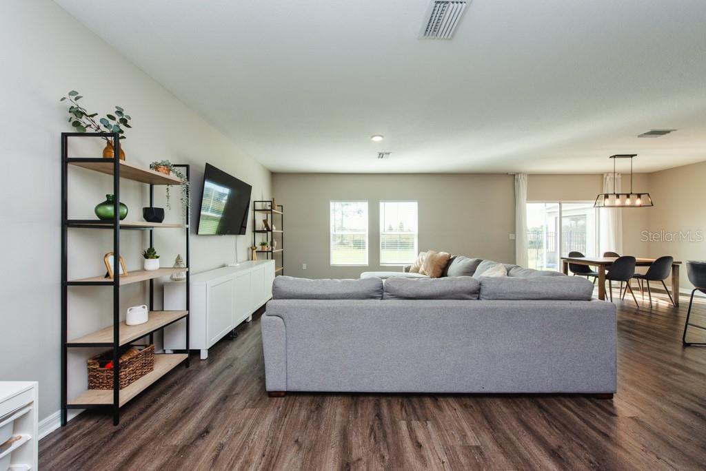 Image 3 of 46 For 14617 Brumby Ridge Avenue