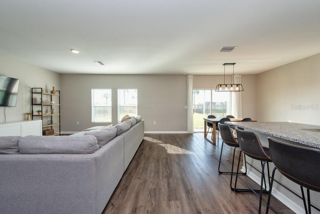 Image 4 of 46 For 14617 Brumby Ridge Avenue