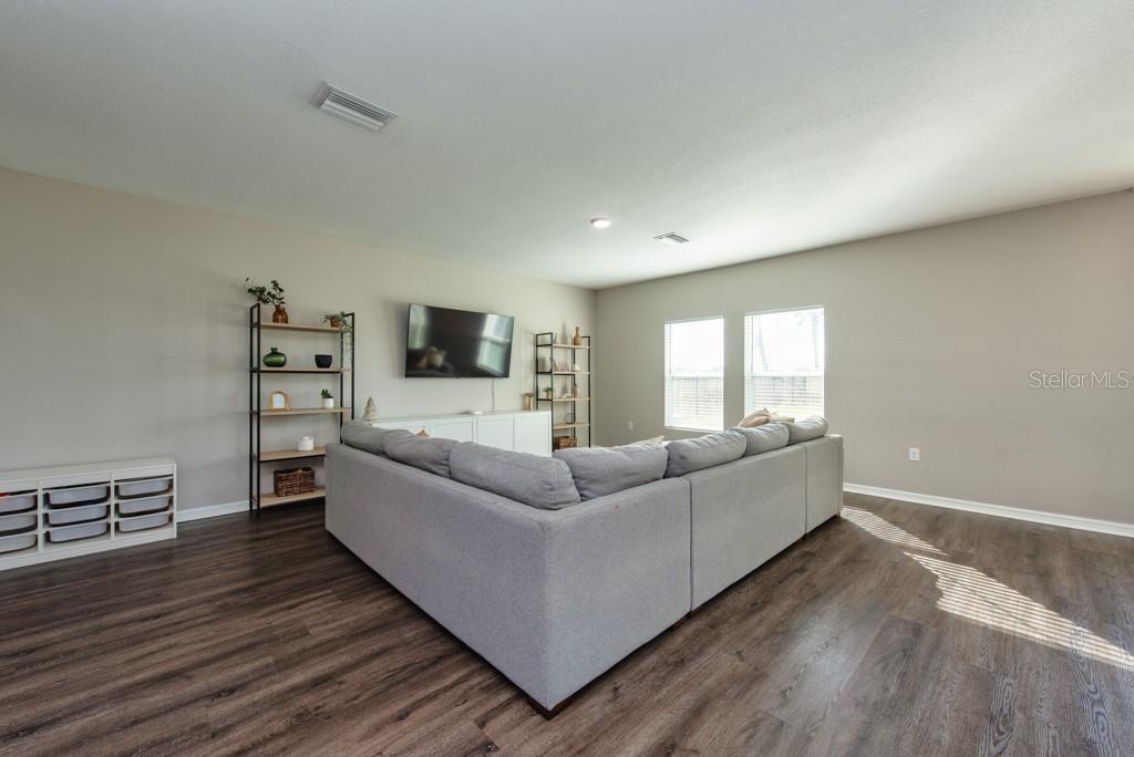 Image 5 of 46 For 14617 Brumby Ridge Avenue