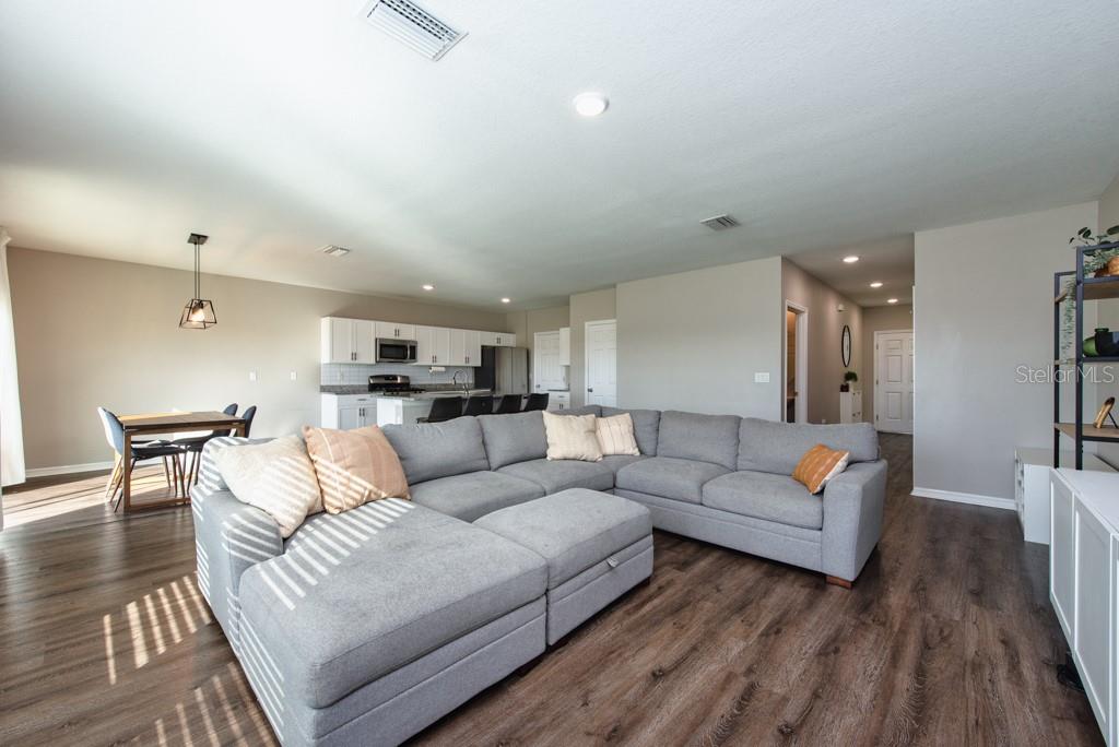 Image 8 of 46 For 14617 Brumby Ridge Avenue