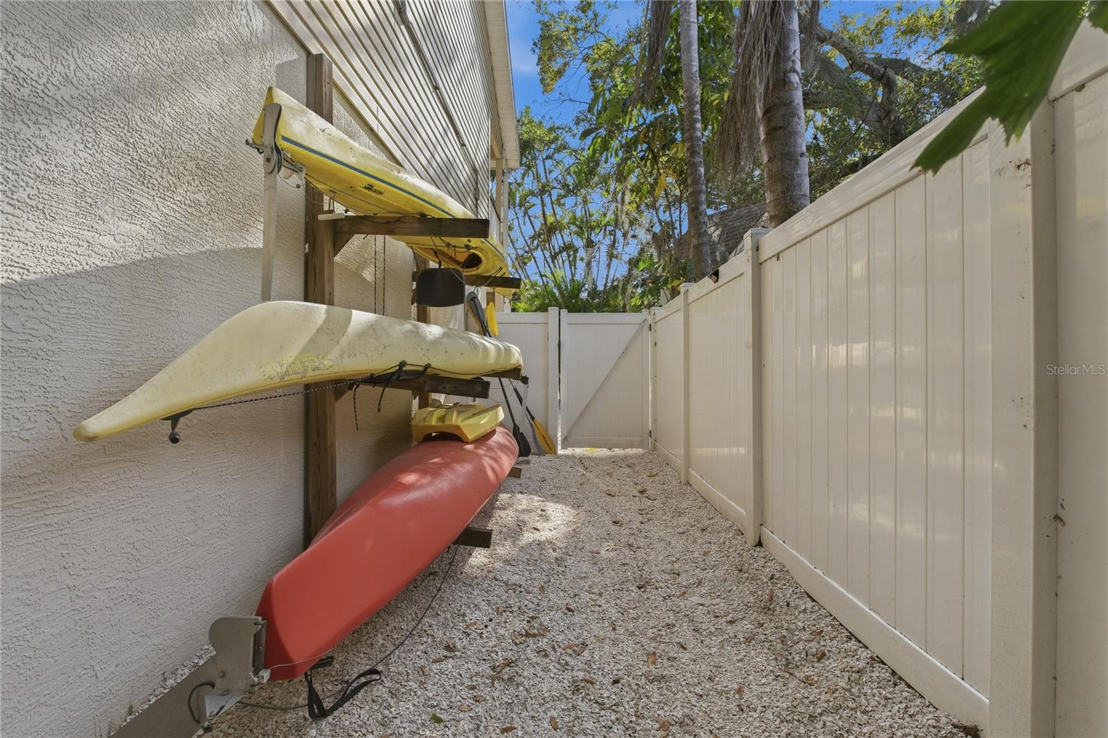 Image 14 of 60 For 841 Delaware Avenue