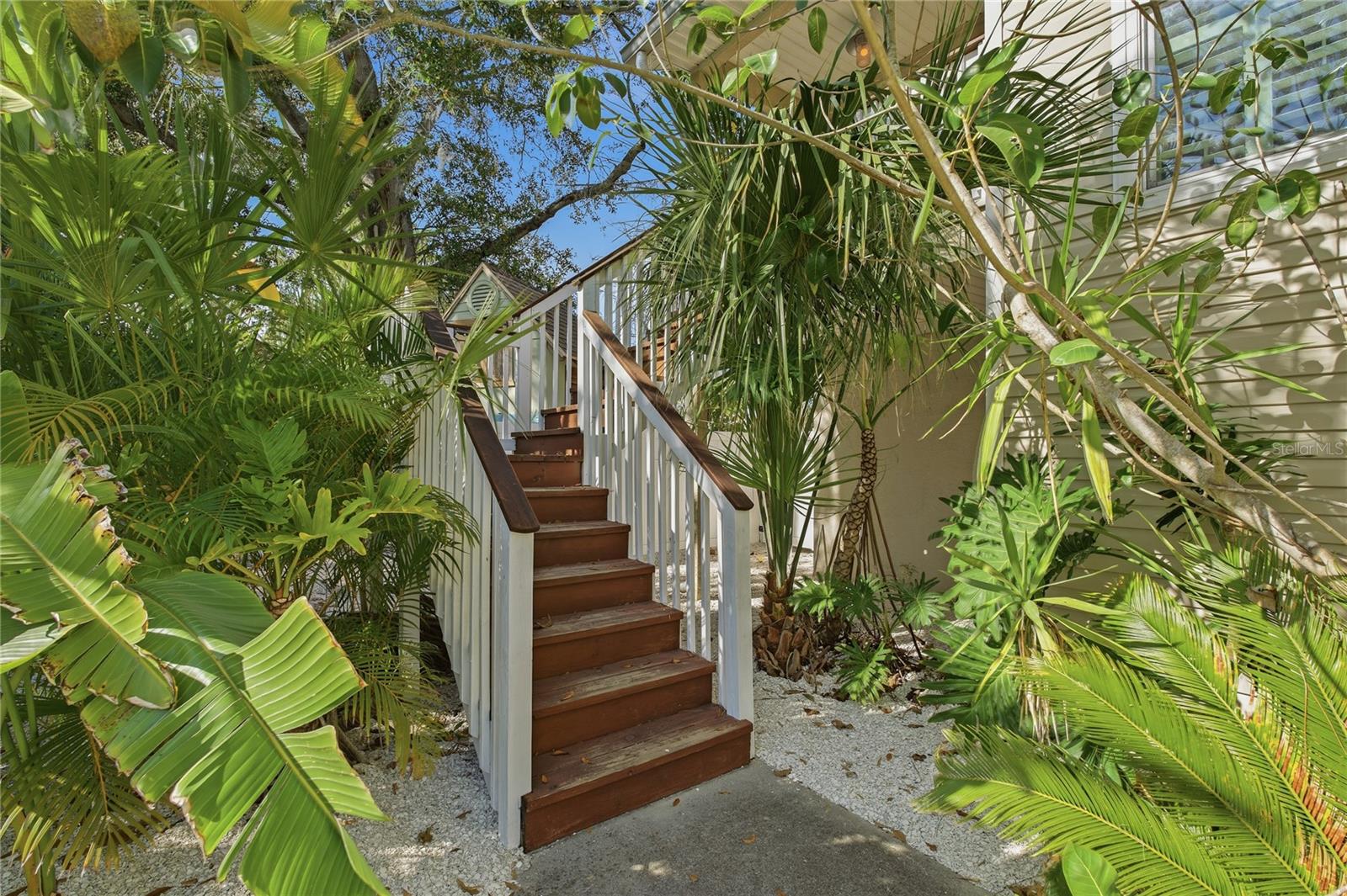 Image 16 of 60 For 841 Delaware Avenue