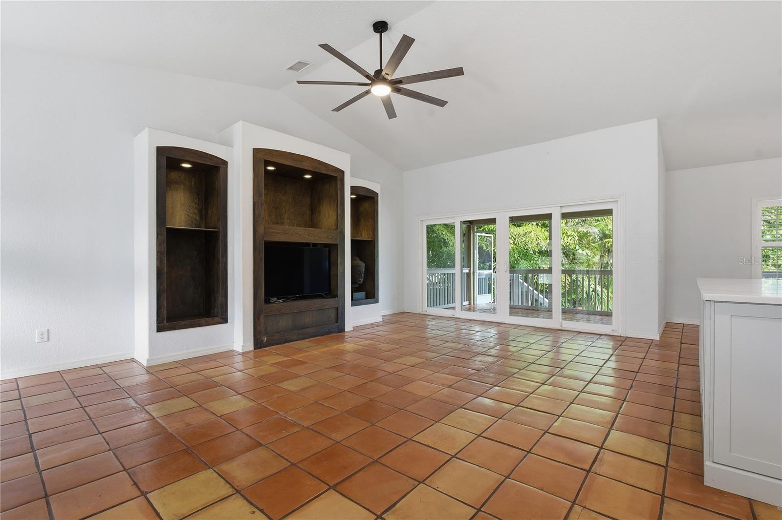 Image 20 of 60 For 841 Delaware Avenue