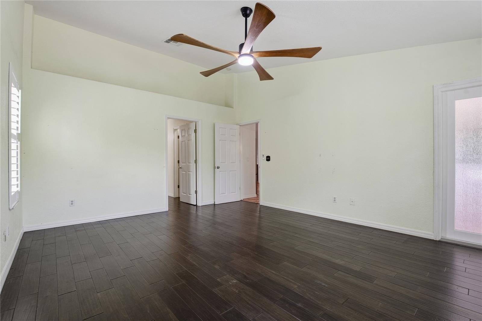 Image 27 of 60 For 841 Delaware Avenue