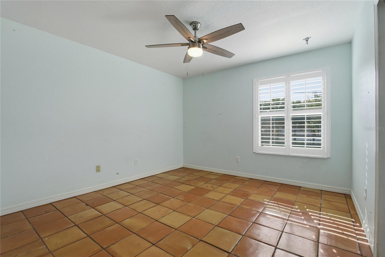 Image 33 of 60 For 841 Delaware Avenue