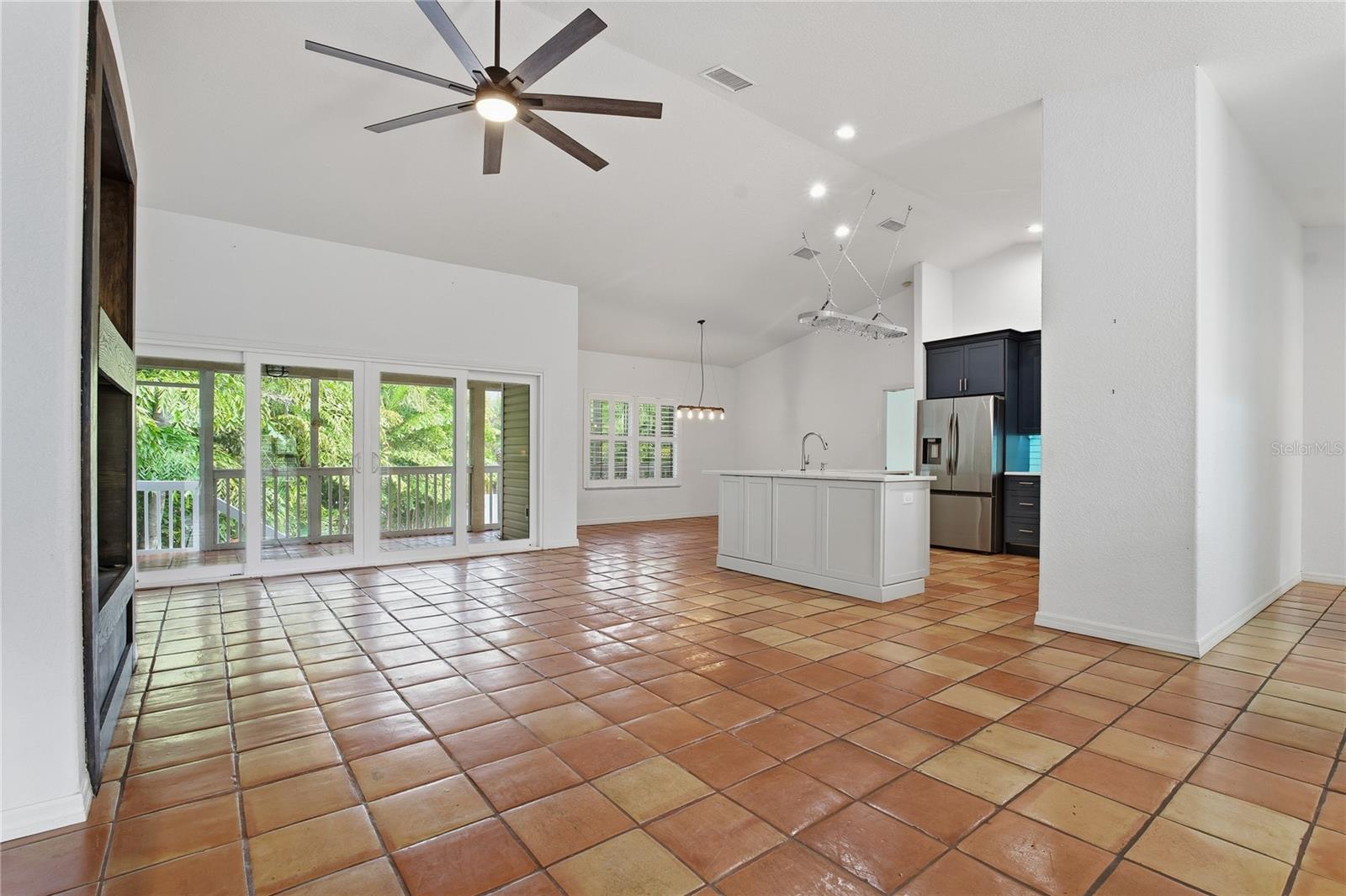 Image 8 of 60 For 841 Delaware Avenue