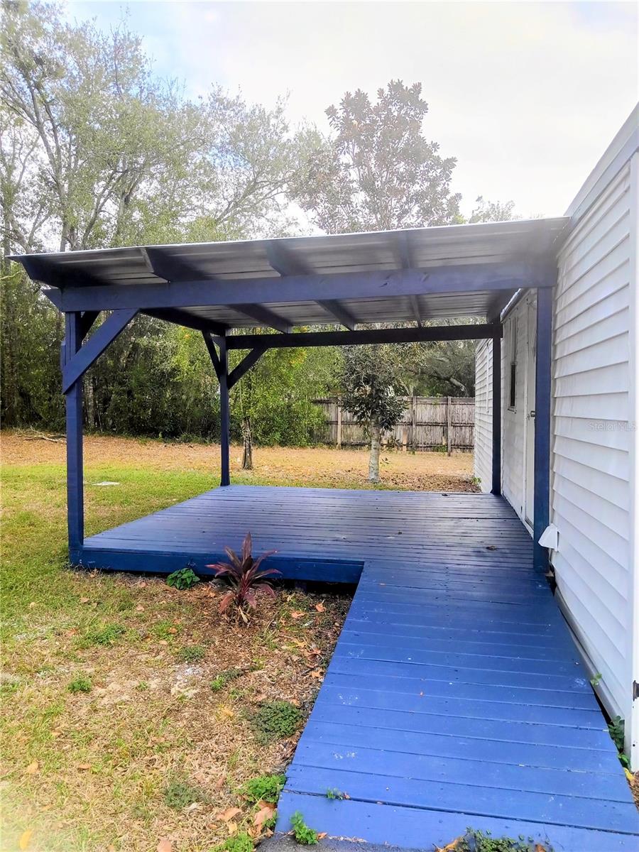 Listing photo id 21 for 8116 Weeping Willow Street