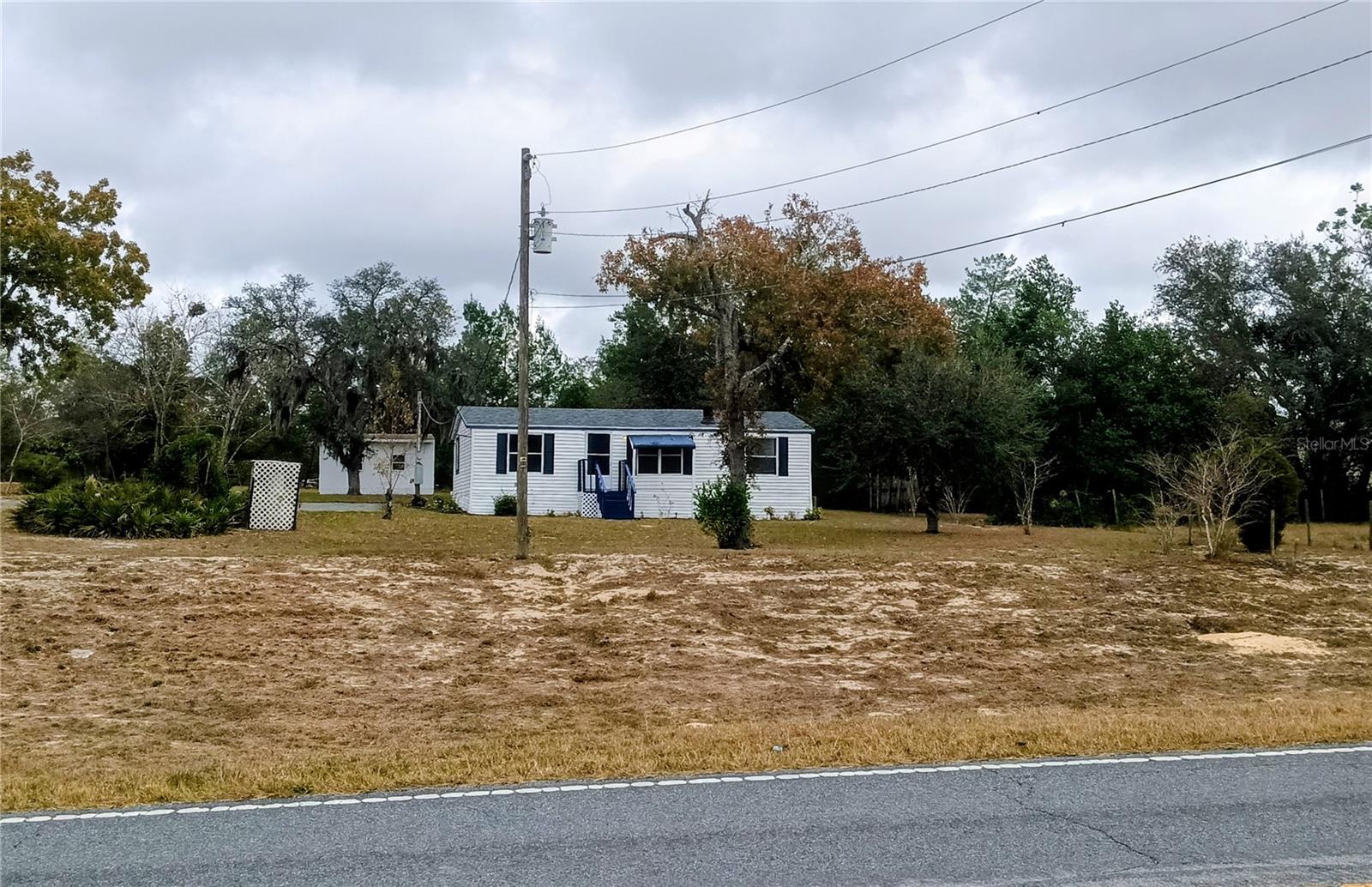 Listing photo id 29 for 8116 Weeping Willow Street