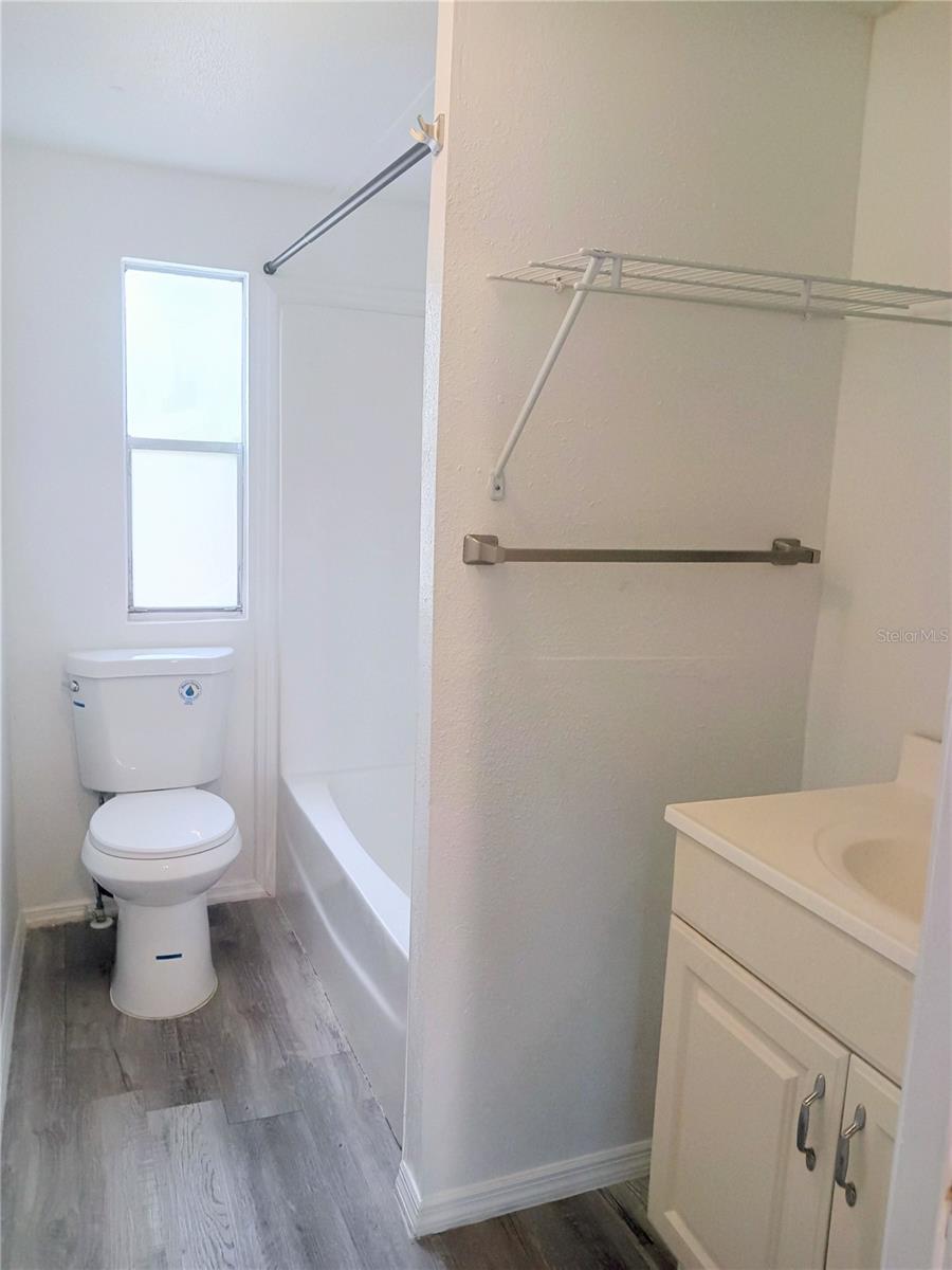 Listing photo id 7 for 8116 Weeping Willow Street