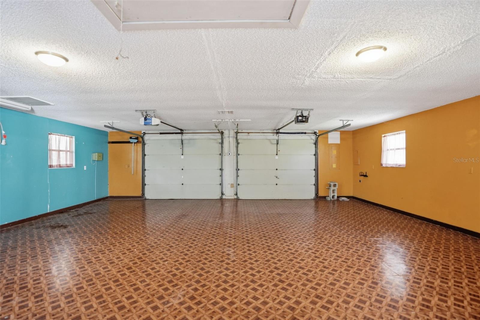 Image 33 of 62 For 23328 Christian Circle