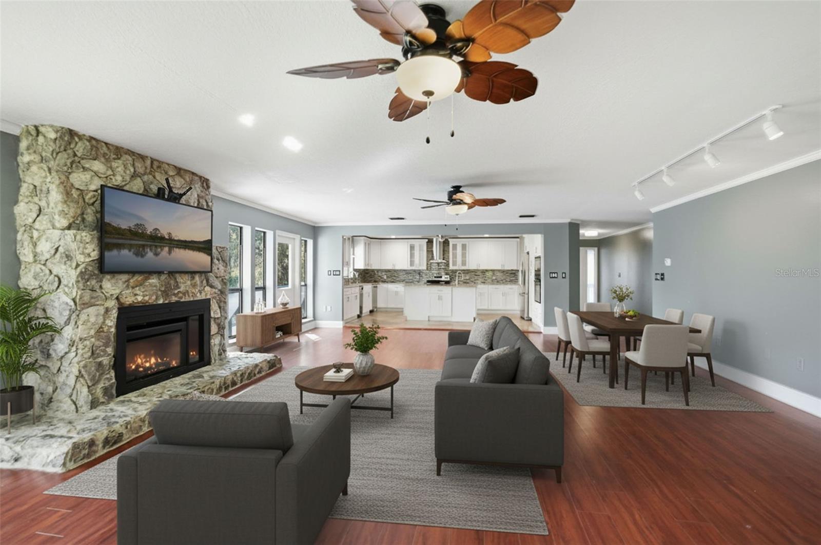 Image 8 of 62 For 23328 Christian Circle