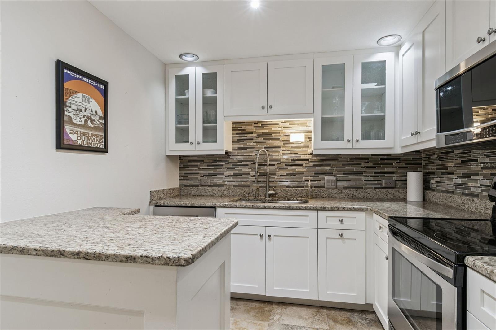 Image 20 of 54 For 1 Beach Drive Se 2008