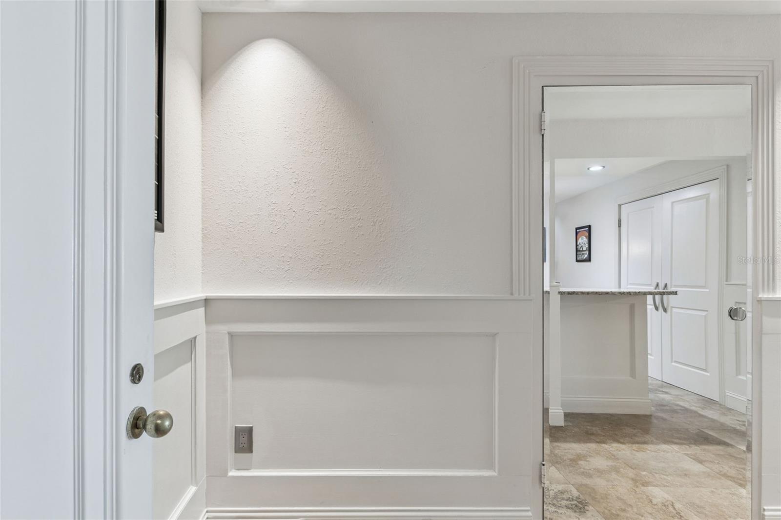 Image 23 of 54 For 1 Beach Drive Se 2008