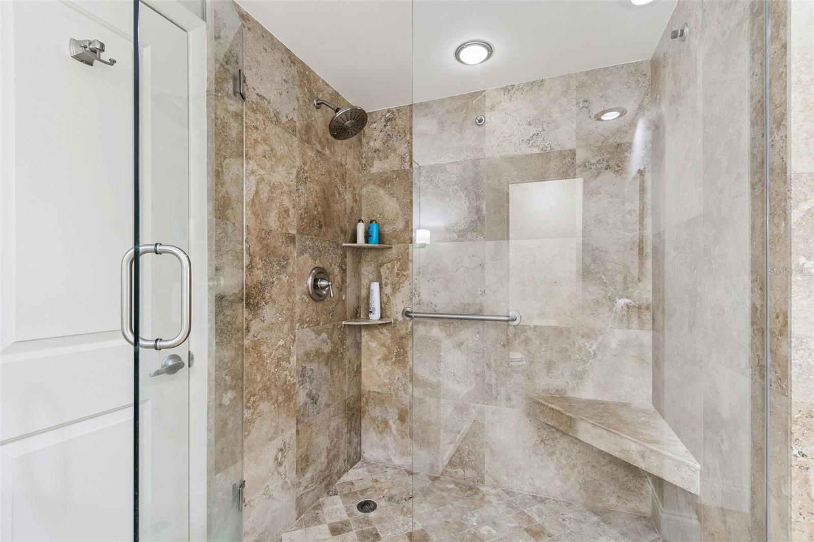 Image 38 of 54 For 1 Beach Drive Se 2008