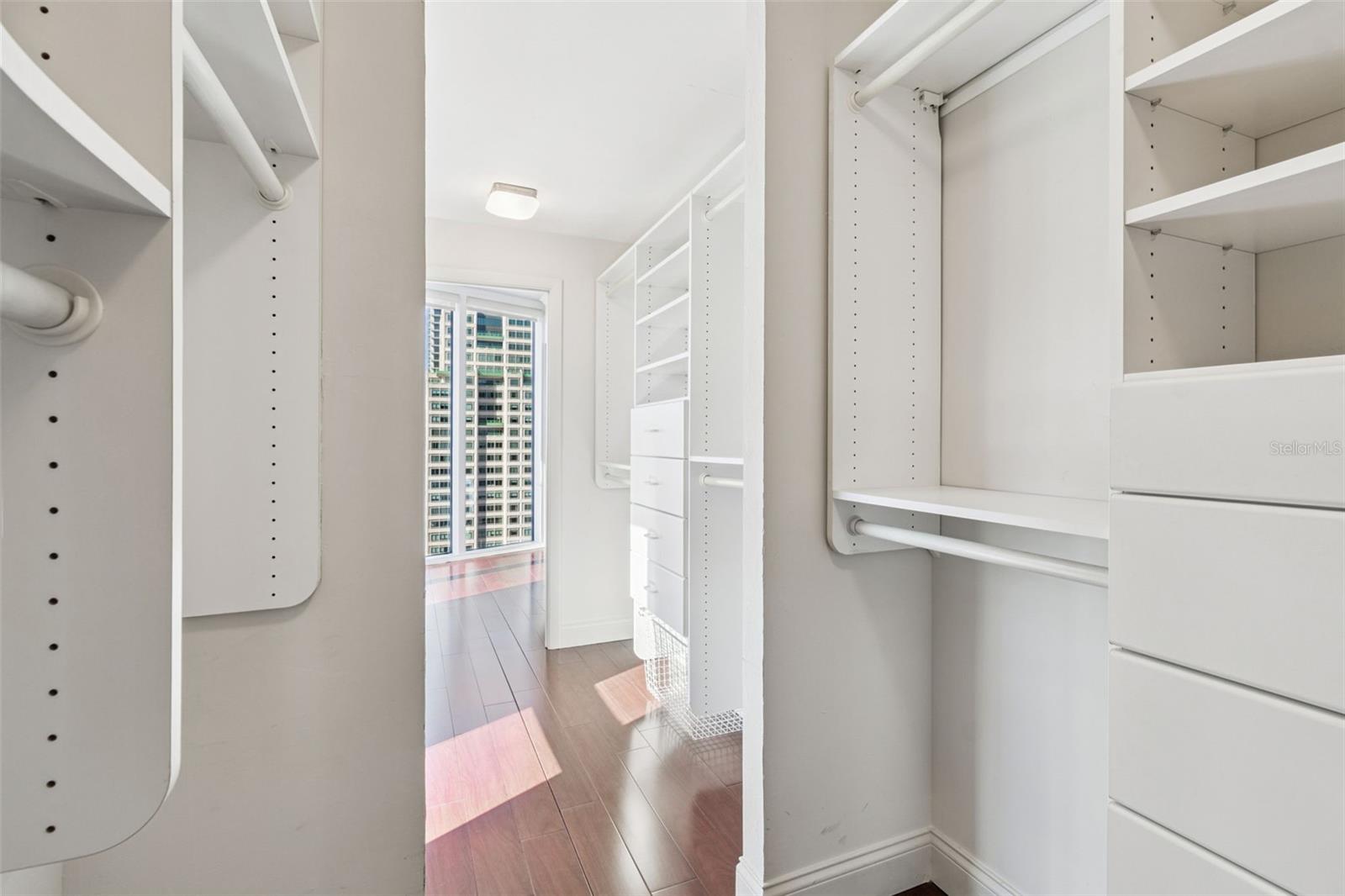 Image 39 of 54 For 1 Beach Drive Se 2008