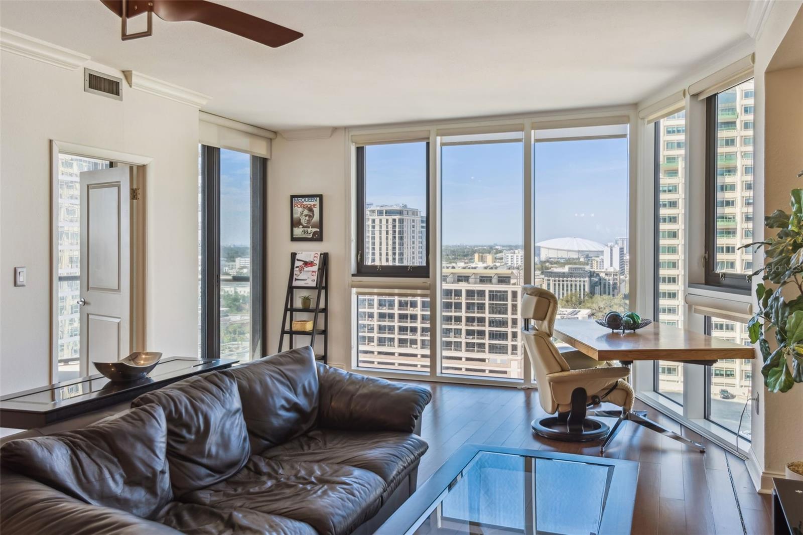 Image 4 of 54 For 1 Beach Drive Se 2008