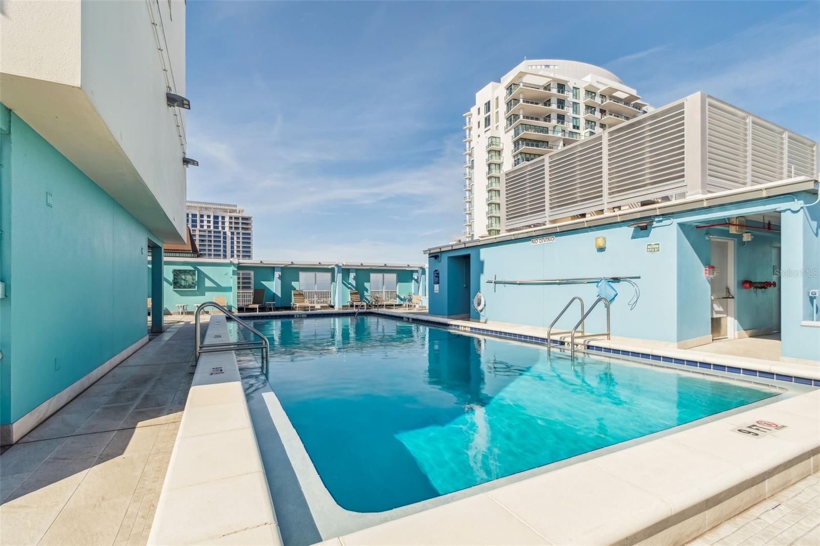 Image 49 of 54 For 1 Beach Drive Se 2008