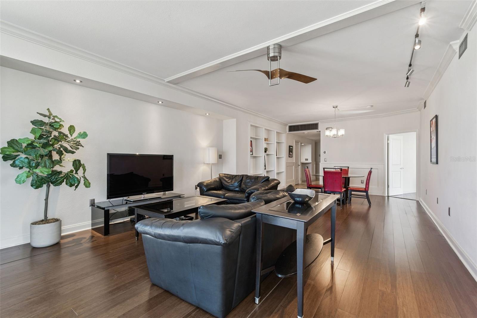 Image 5 of 54 For 1 Beach Drive Se 2008