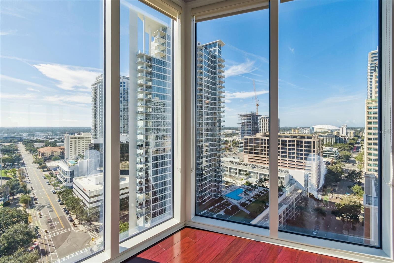 Image 8 of 54 For 1 Beach Drive Se 2008